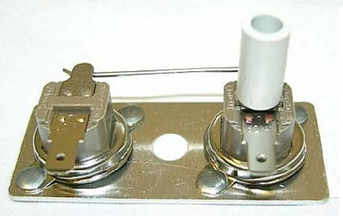 THERMOSTAT 120V